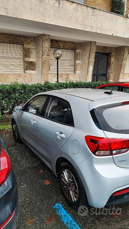 Usata Kia Rio 2023 Grigio Berlina