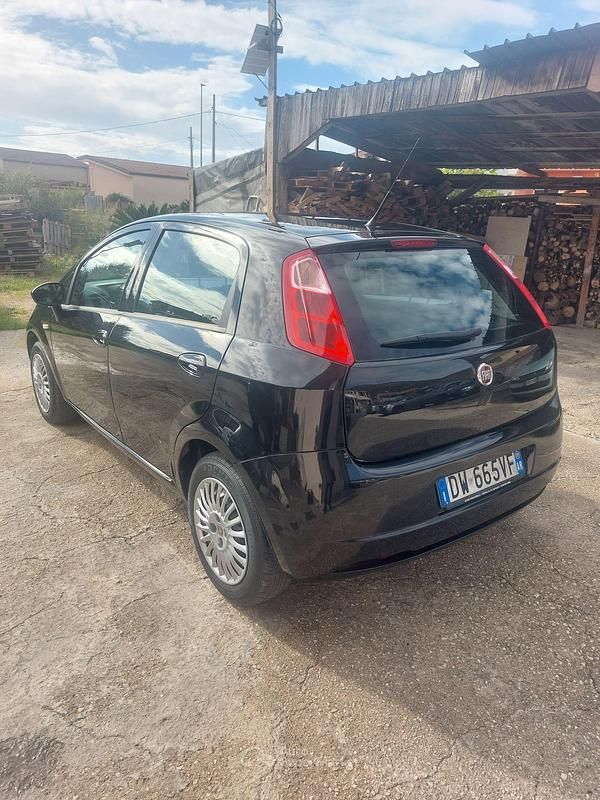 Usata Fiat Grande Punto 65 CV (47 kW) 2009 Nero Utilitaria