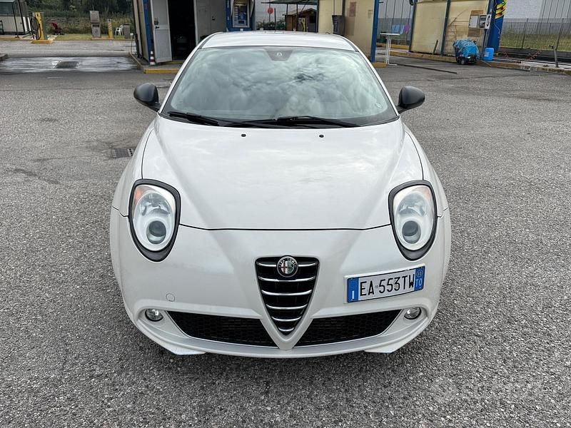 Bianco Usata 2010 Alfa Romeo MiTo Distinctive Due volumi | 3999 € (Buon prezzo) - Immagine 1/4