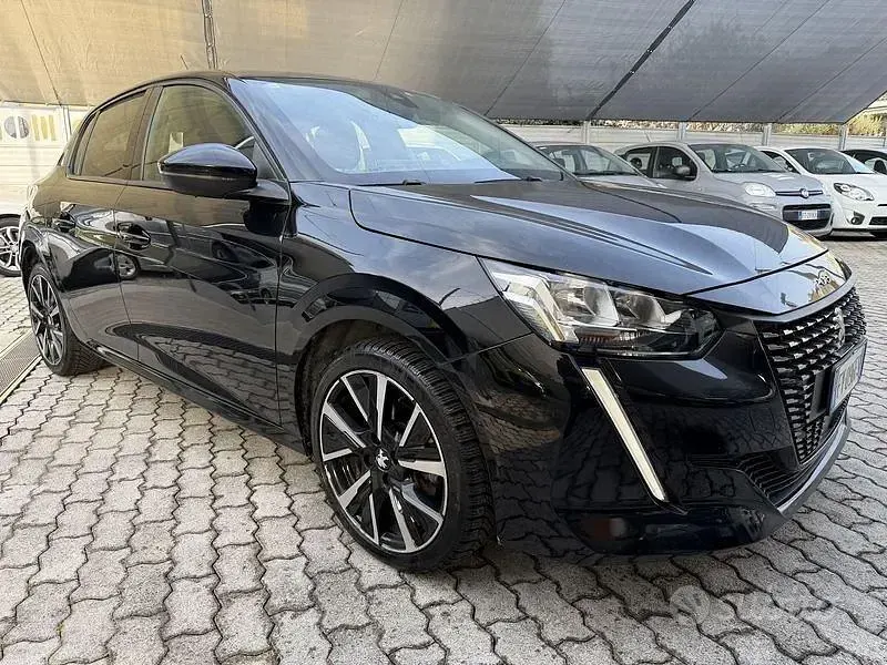 Usata Peugeot 208 GT-line 101 CV (74 kW) 2020 Nero Utilitaria