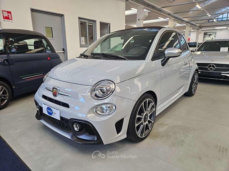 Usata Abarth 595C Turismo 165 CV (121 kW) 2021 Grigio campovolo Cabrio