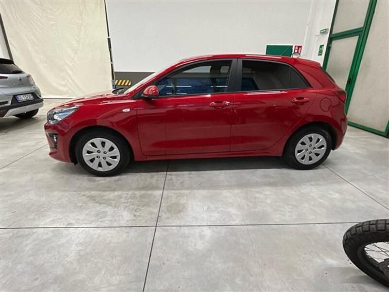 Usata Kia Rio Style 82 CV (60 kW) 2023 Rosso