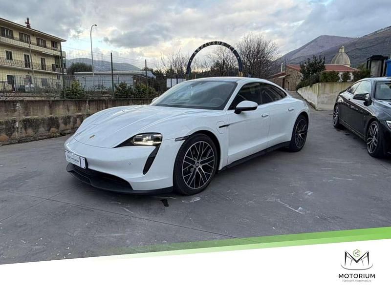Usata Porsche Taycan 4S 139 kW (190 CV) 2021 Bianco Berlina