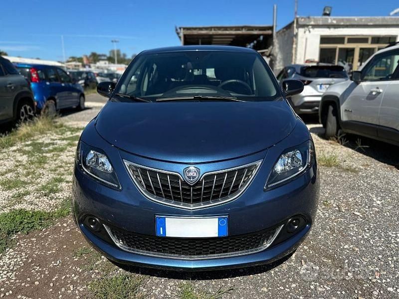 Usata Lancia Ypsilon S 70 CV (51 kW) 2024 Blu Utilitaria