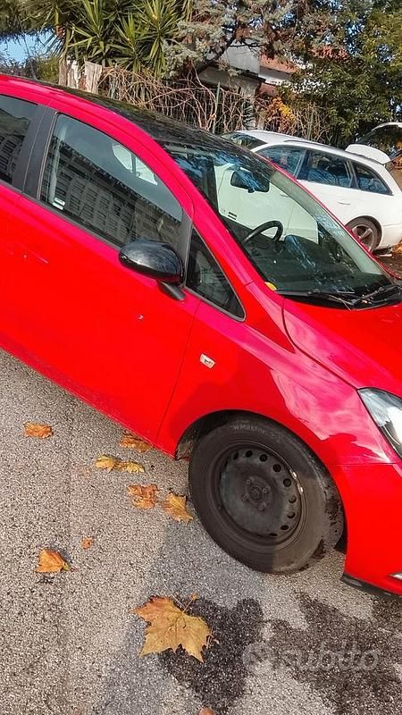 Usata 2015 Opel Corsa Tre volumi | 5500 € (Super prezzo) - Immagine 1/4