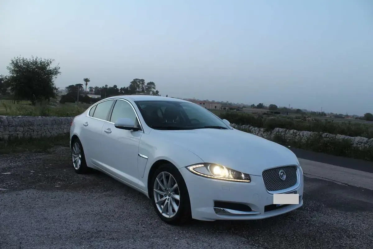 Usata Jaguar XF Premium Luxury 200 CV (147 kW) 2013 Bianco Berlina