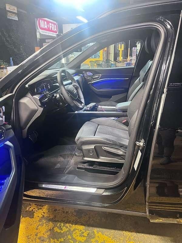 Usata Audi Q8 Sportback e-tron S-Line 300 kW (408 CV) 2024 Nero SUV