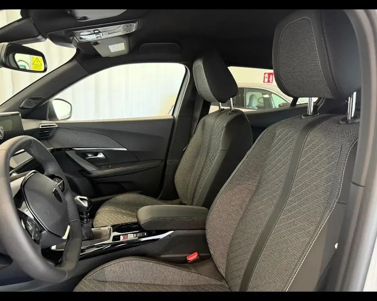 Nuova Peugeot 2008 Allure 100 CV (73 kW) 2026 Bianco SUV