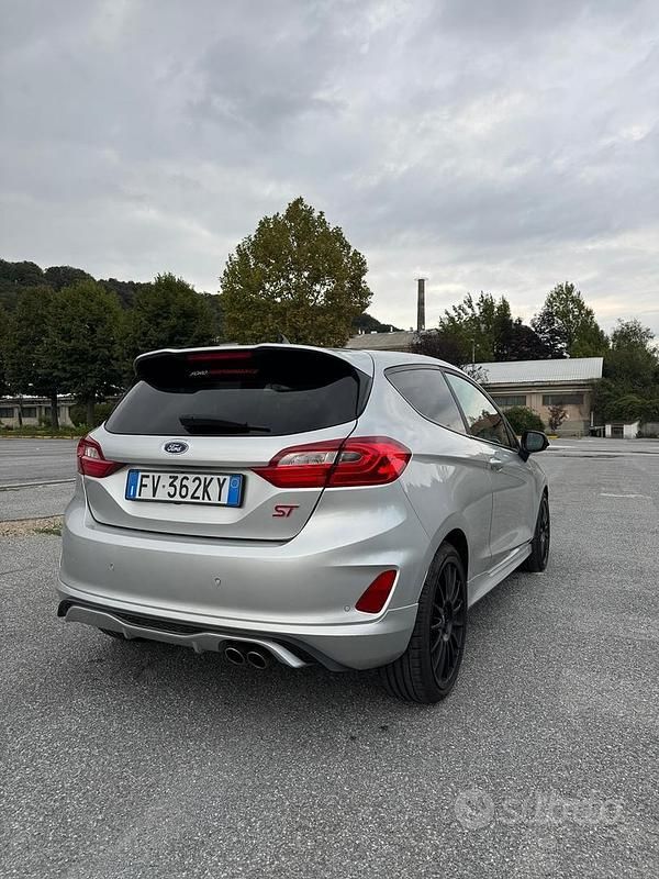 Usata Ford Fiesta Performance Edition 200 CV (147 kW) 2019 Grigio Utilitaria