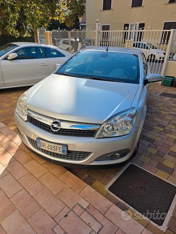 Grigio Usata 2007 Opel Astra Cabriolet Cabrio | 2500 € - Immagine 1/4