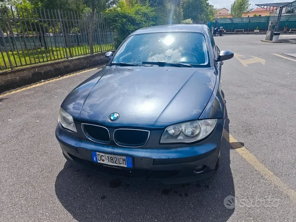 Usata BMW 118 122 CV (89 kW) 2005 Grigio Utilitaria