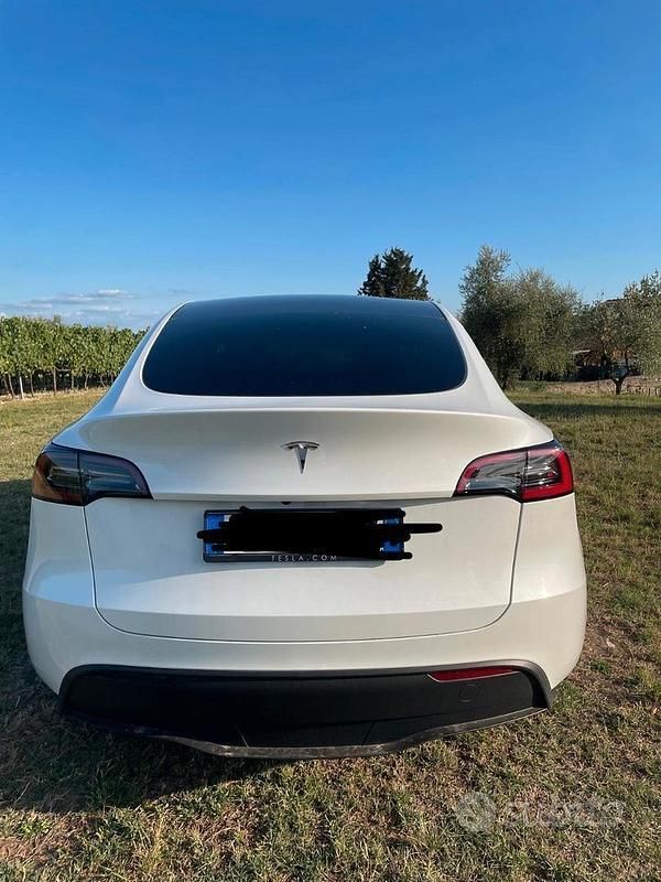 Usata Tesla Model Y RWD 125 kW (170 CV) 2024 Bianco SUV