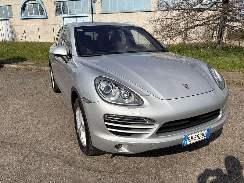 Usata Porsche Cayenne 245 CV (180 kW) 2012 Grigio SUV