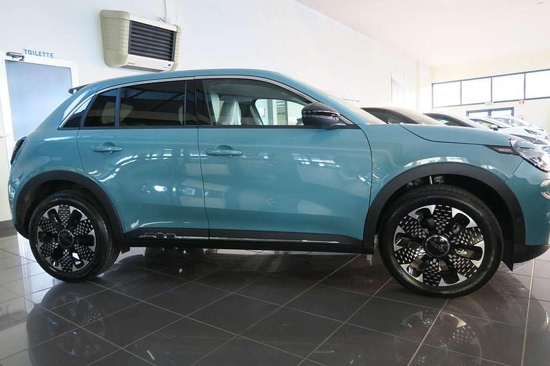 Nuova Fiat 600 La Prima 101 CV (74 kW) 2025 Verde mare SUV