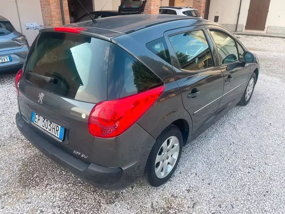 Usata Peugeot 207 73 CV (53 kW) 2012 Grigio Station wagon