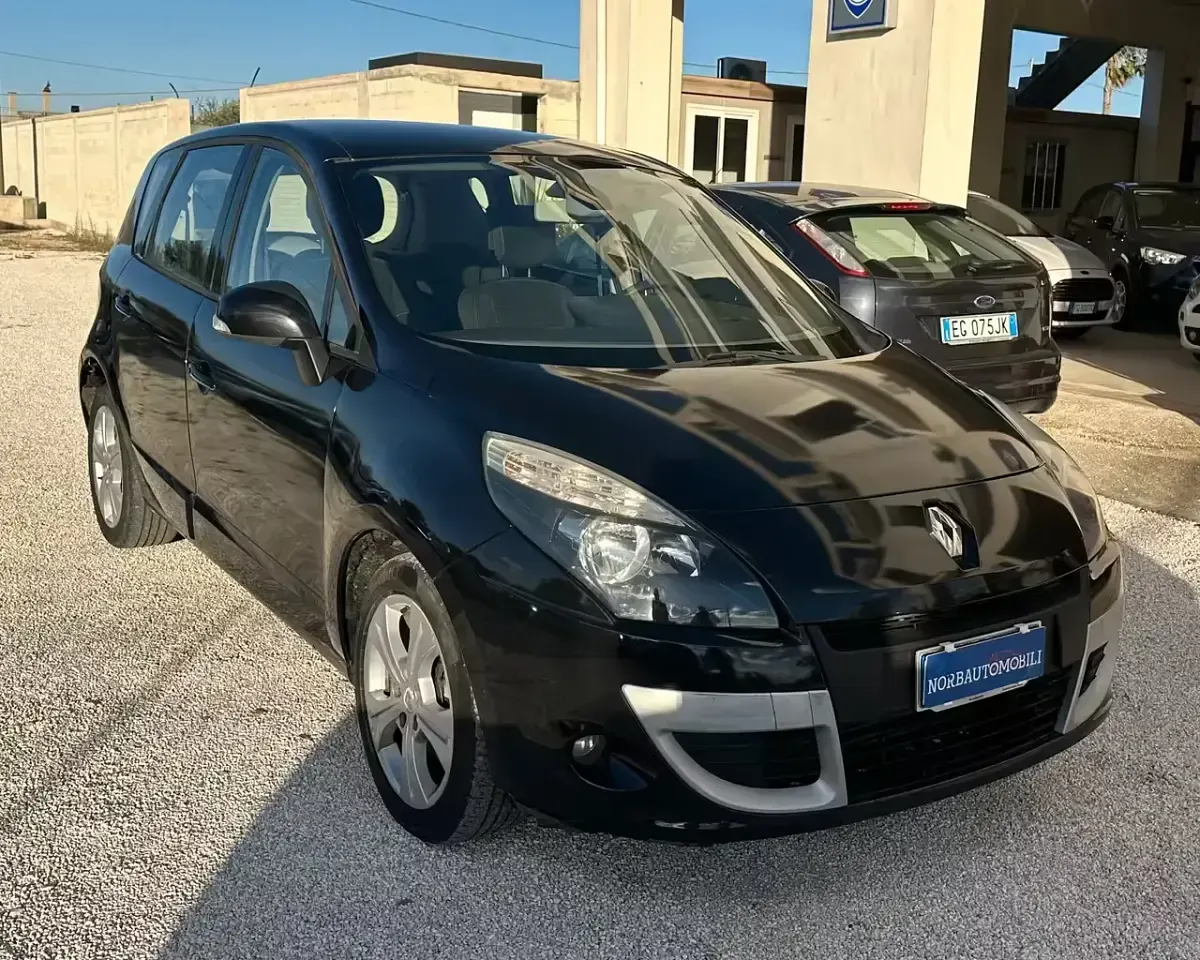Usata Renault Scénic 149 CV (109 kW) 2011 Nero Monovolume