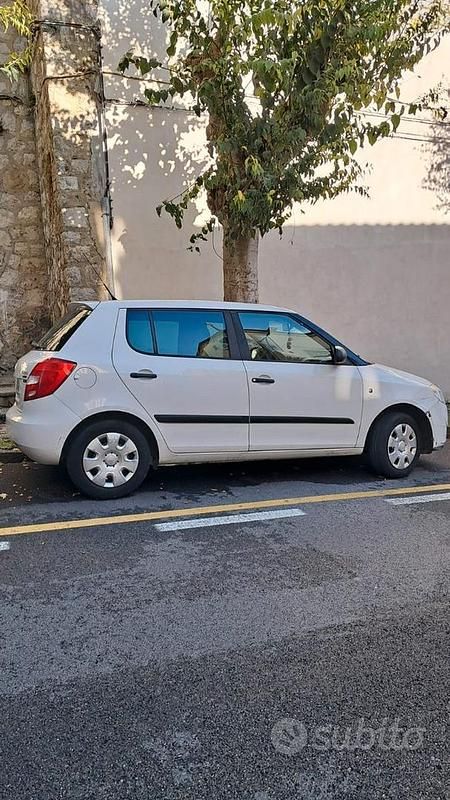 Bianco Usata 2007 Skoda Fabia Tre volumi | 2200 € - Immagine 1/4