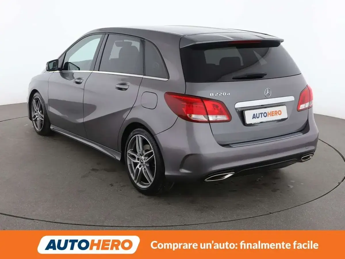 Usata Mercedes B220 Premium 177 CV (130 kW) 2017 Grigio Monovolume
