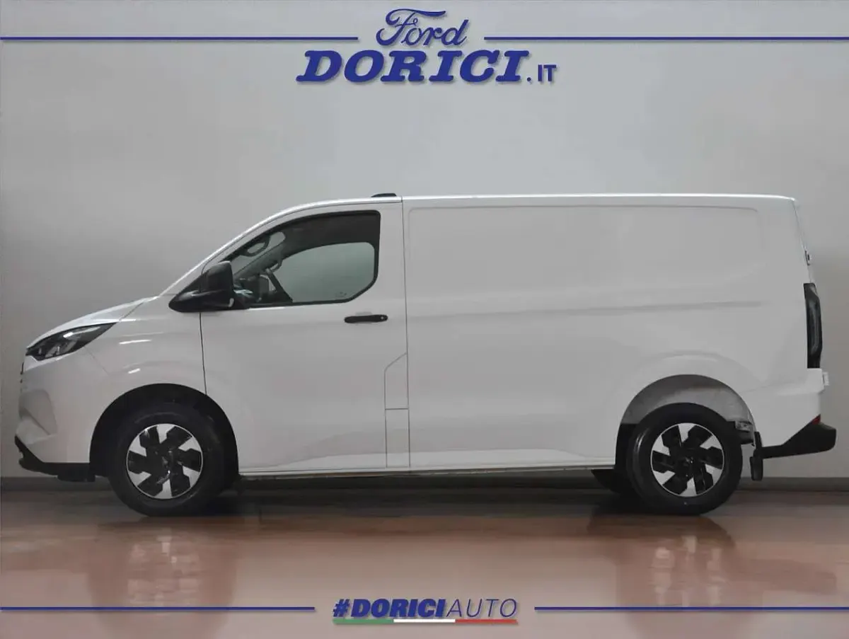Nuova Ford Transit Custom Trend+ 232 CV (170 kW) 2026 Frozen white Furgone
