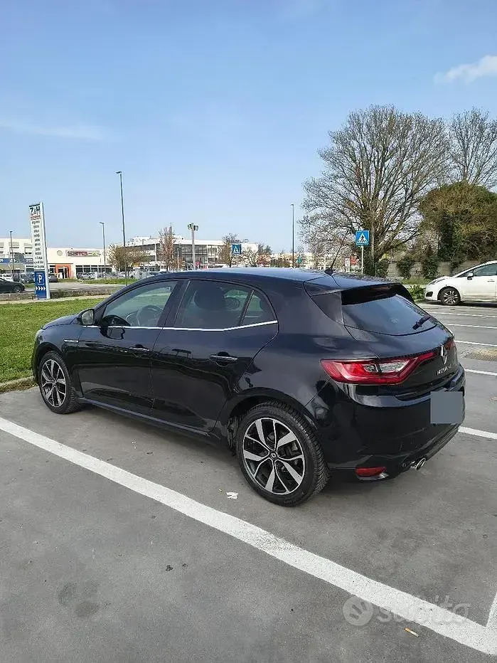 Usata Renault Mégane IV Intens 110 CV (80 kW) 2018 Nero Berlina
