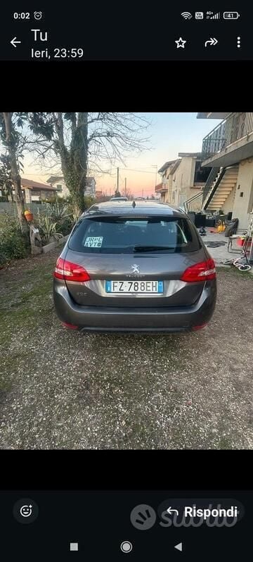 Usata 2015 Peugeot 308 Utilitaria | 4600 € (Super prezzo) - Immagine 1/4