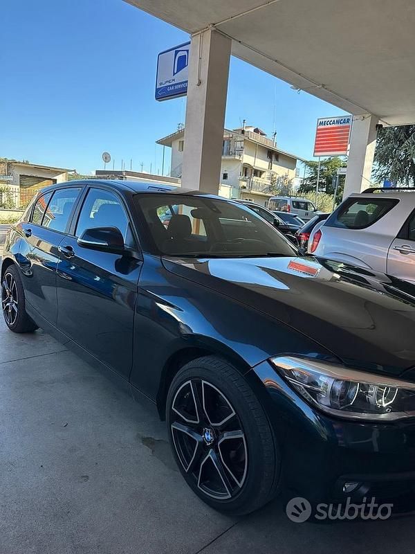 Usata BMW 118 150 CV (110 kW) 2018 Blu Utilitaria