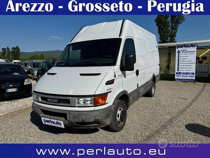 Usata Iveco 35.12 116 CV (85 kW) 2003 Furgone