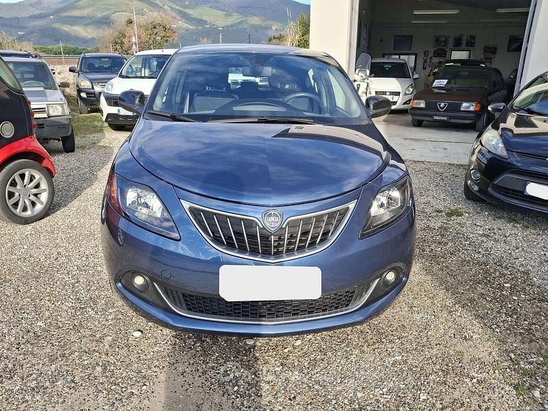 Usata Lancia Ypsilon 69 CV (50 kW) 2024 Blu Utilitaria
