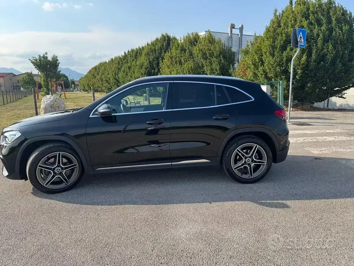 Usata Mercedes GLA200 AMG 163 CV (119 kW) 2020 Nero SUV