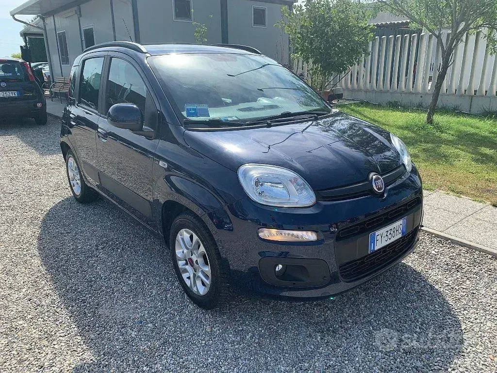 Usata Fiat Panda Lounge 69 CV (50 kW) 2019 Bluazzurro Utilitaria