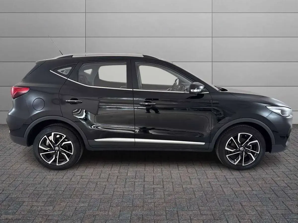 Usata MG ZS 106 CV (77 kW) 2024 Nero SUV