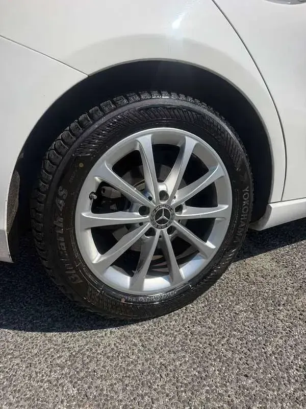 Usata Mercedes A180 Business 116 CV (85 kW) 2019 Bianco Berlina