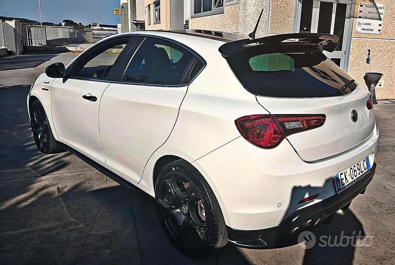 Usata Alfa Romeo Giulietta 200 CV (147 kW) 2012 Bianco Utilitaria