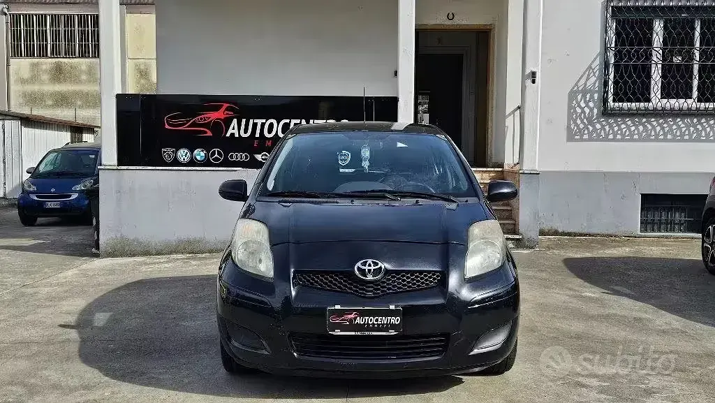 Usata Toyota Yaris Sol 69 CV (50 kW) 2009 Nero Utilitaria