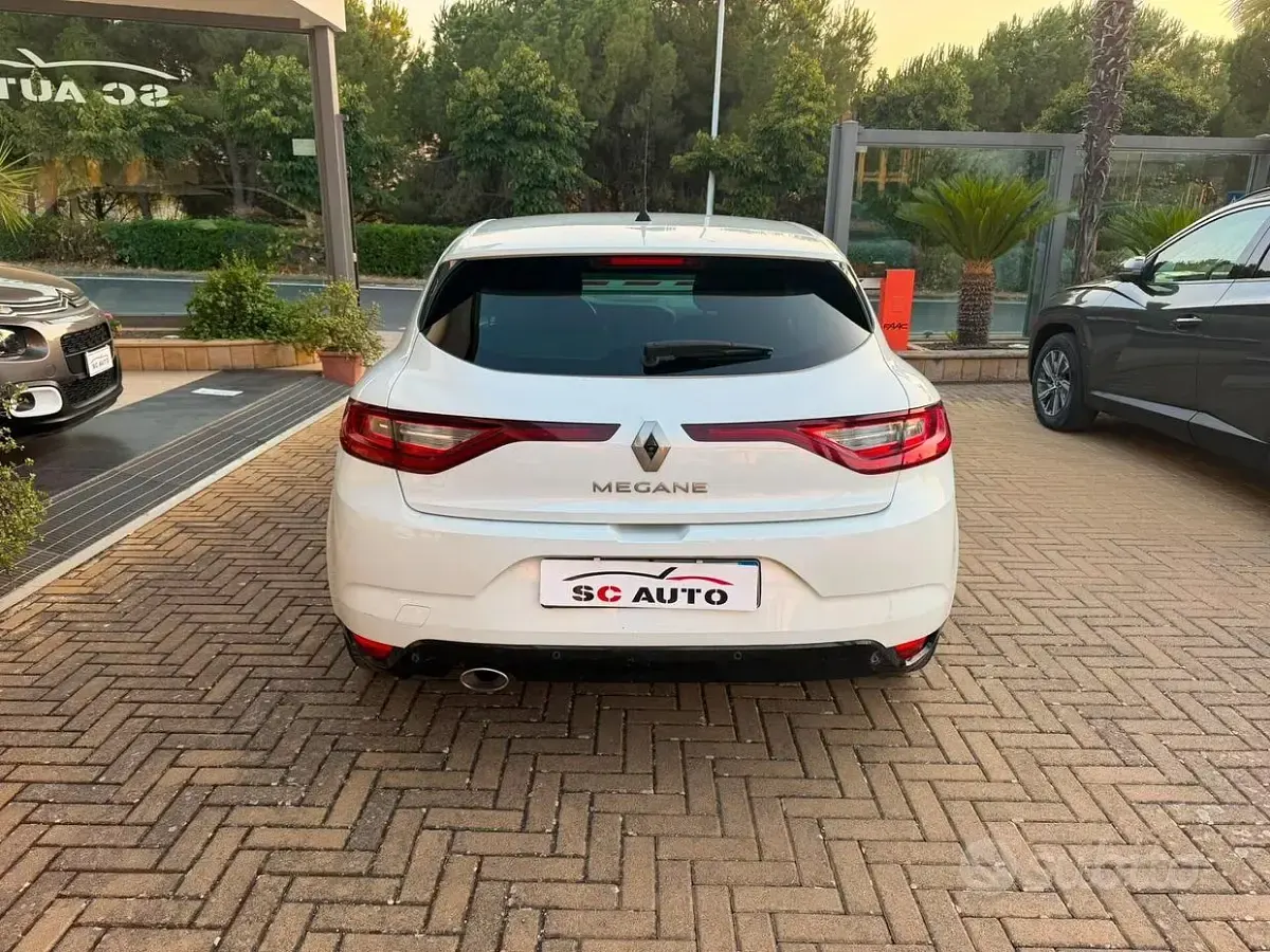 Usata Renault Mégane IV Intens 131 CV (96 kW) 2019 Bianco Berlina