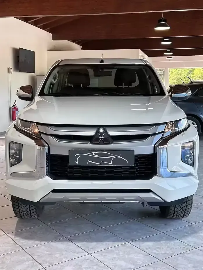 Usata Mitsubishi L200 Intense 150 CV (110 kW) 2020 Bianco Pick-up