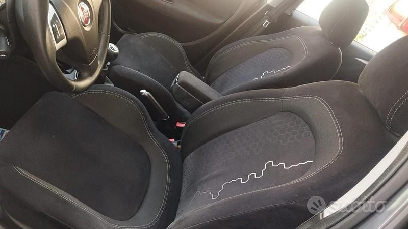 Usata Fiat Punto Lounge 69 CV (50 kW) 2014 Nero Utilitaria