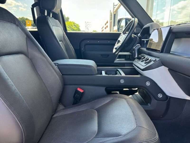 Usata Land Rover Defender SE Dynamic 249 CV (183 kW) 2022 Grigio scuro SUV