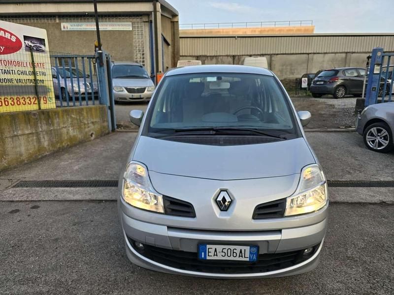 Argento Usata 2009 Renault Modus Dynamique Monovolume | 3500 € (Buon prezzo) - Immagine 1/4