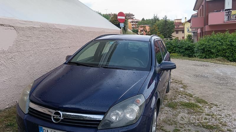 Blu Usata 2006 Opel Astra Station wagon | 500 € - Immagine 1/3