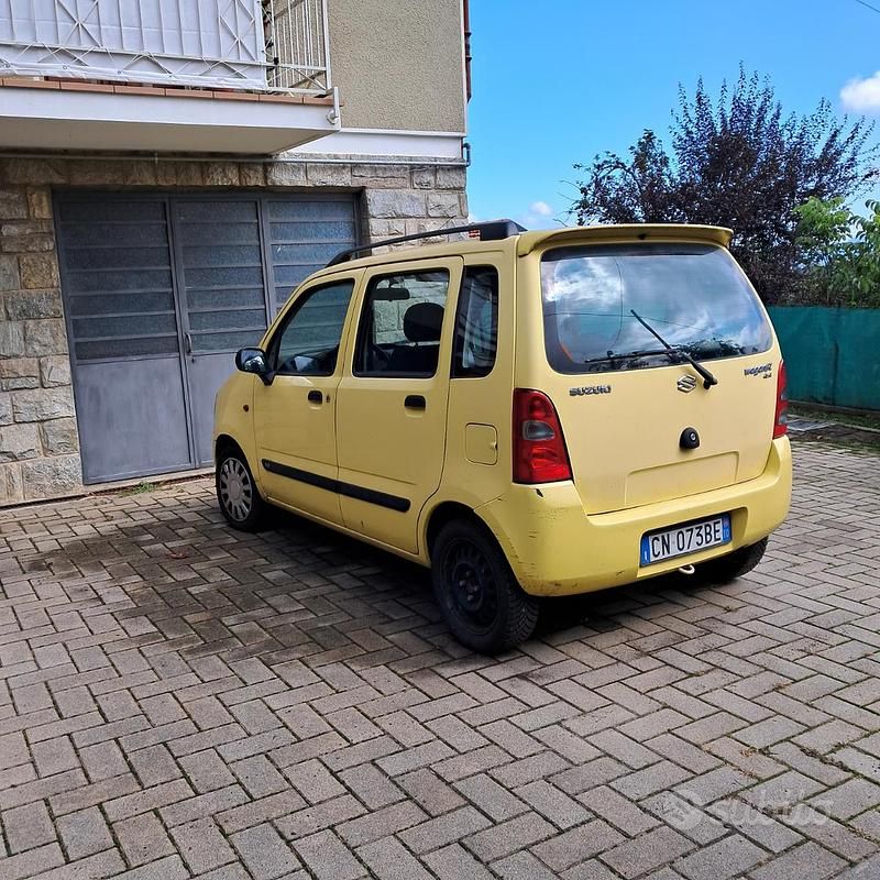 Giallo Usata 2004 Suzuki Wagon R+ Monovolume | 3000 € - Immagine 1/4