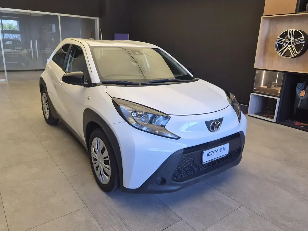 Usata Toyota Aygo X Active 72 CV (52 kW) 2023 Bianco SUV