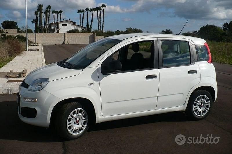 Usata Fiat Panda Easy 69 CV (50 kW) 2019 Bianco Berlina