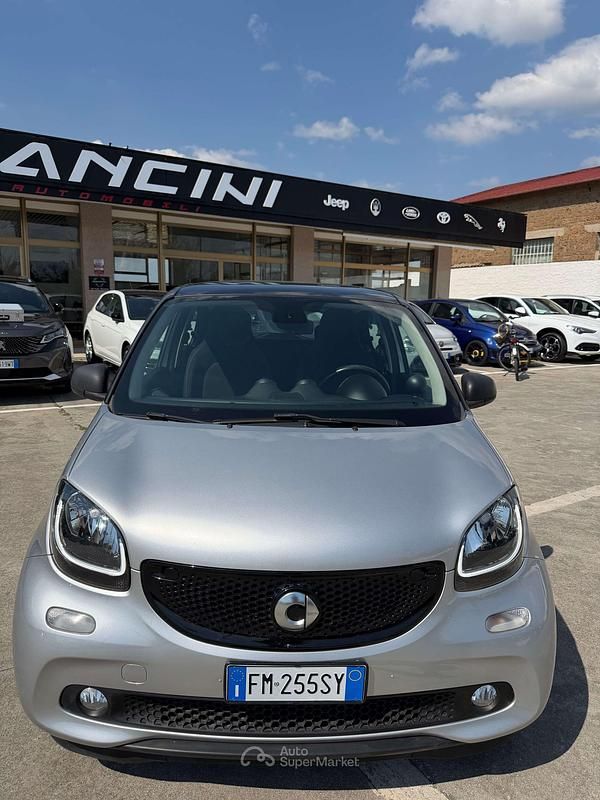 Usata Smart ForFour Passion 90 CV (66 kW) 2017 Grigio Utilitaria