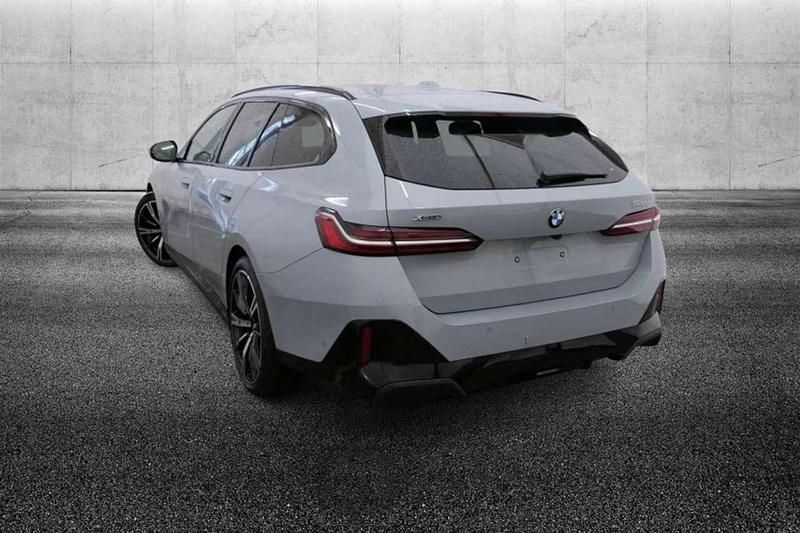 Usata BMW 520 M Sport 197 CV (144 kW) 2025 Grigio Station wagon