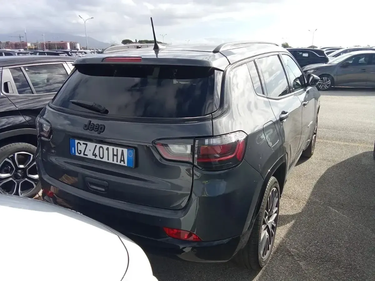 Usata Jeep Compass Summit 130 CV (95 kW) 2025 679graphite grey SUV
