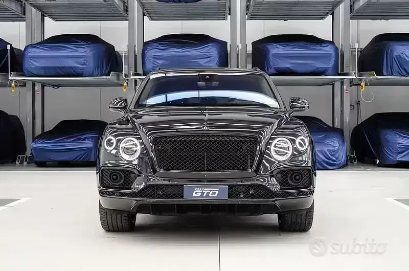 Usata Bentley Bentayga 608 CV (447 kW) 2016 Nero SUV