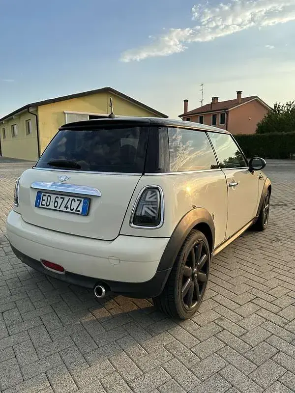 Usata Mini Cooper D 111 CV (81 kW) 2011 Utilitaria