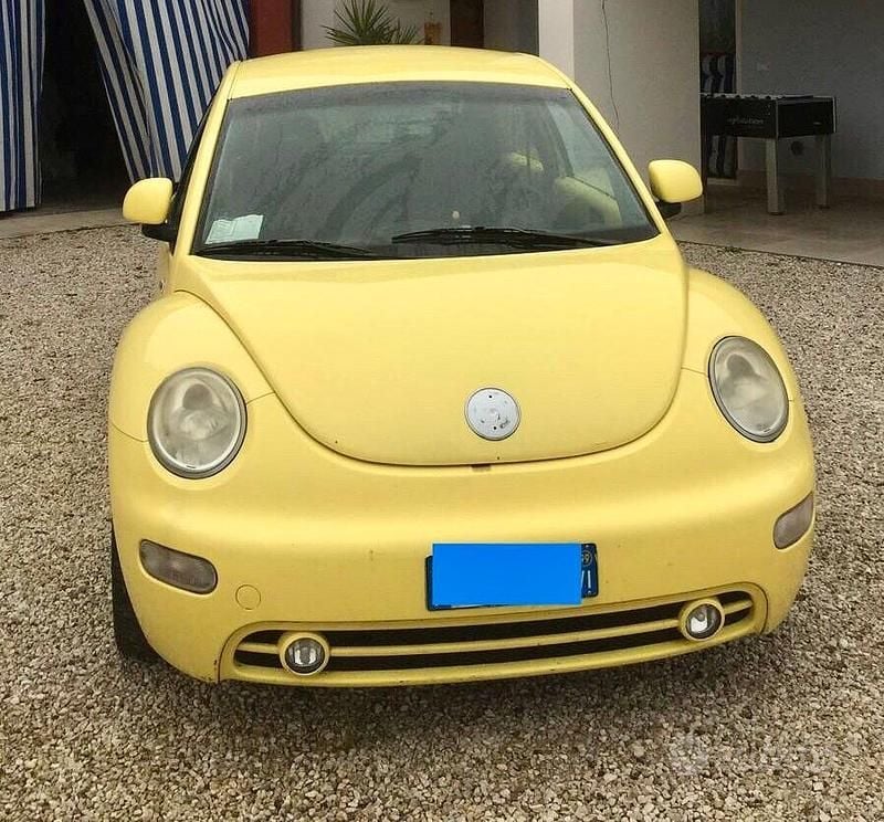 Giallo Usata 1999 VW Beetle Tre volumi | 3500 € (Buon prezzo) - Immagine 1/4