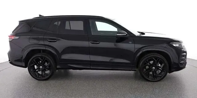 Usata VW Tayron R-line 150 CV (110 kW) 2026 Nero metallizzato SUV